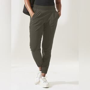 Athleta Textured Brooklyn Jogger in Sage Green - Size 2